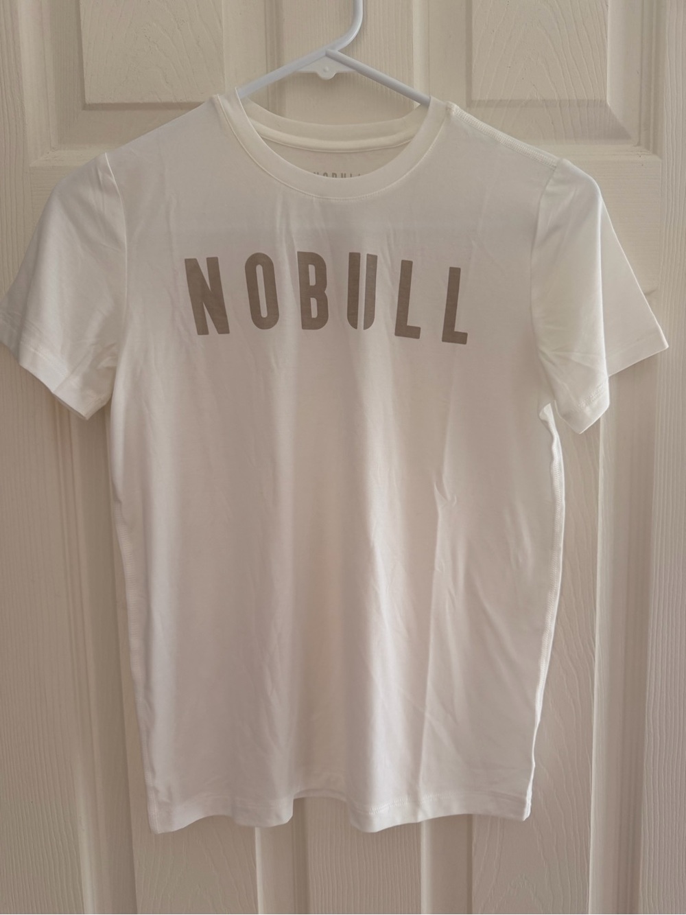 NOBULL Light Cream Logo Interior Tee